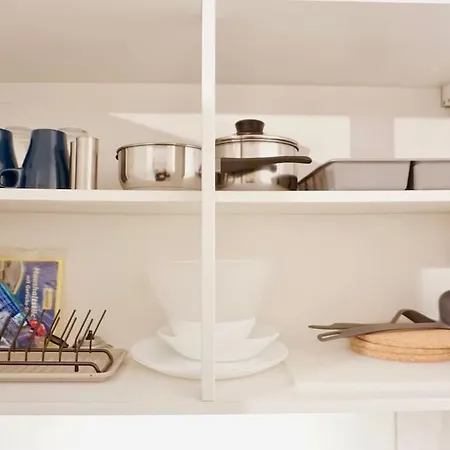 Gemuetliches Kleines Studio-apartment In Lage Naehe Innenstadt Mit Klimaanlage