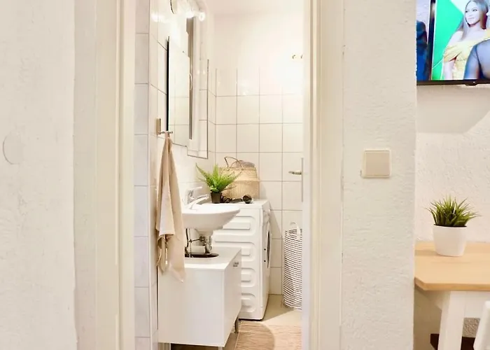 Gemuetliches Kleines Studio-apartment In Lage Naehe Innenstadt Mit Klimaanlage דירה קרלסרוהה