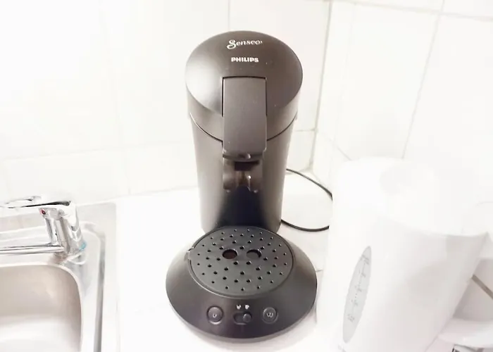 Gemuetliches Kleines Studio-apartment In Lage Naehe Innenstadt Mit Klimaanlage