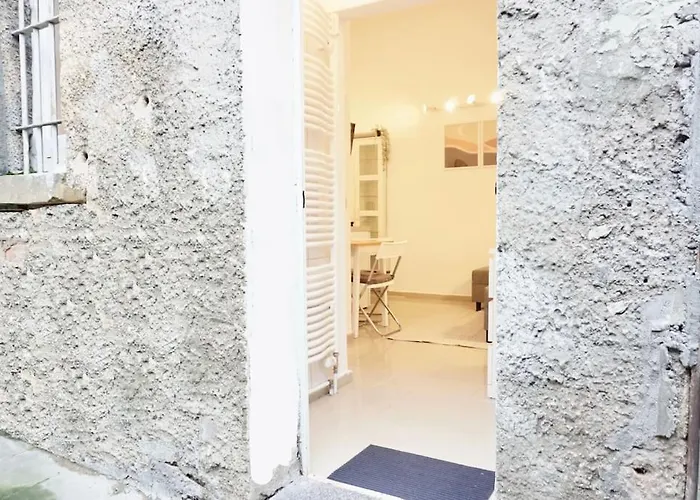 Gemuetliches Kleines Studio-apartment In Lage Naehe Innenstadt Mit Klimaanlage