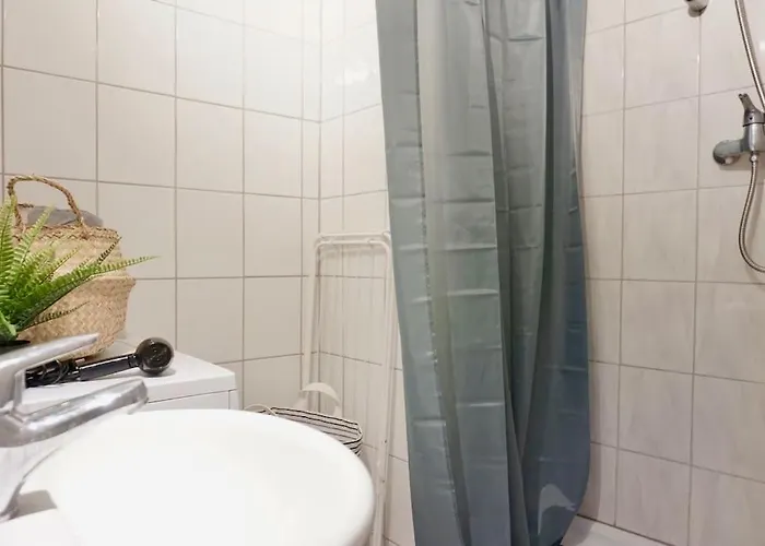 Gemuetliches Kleines Studio-apartment In Lage Naehe Innenstadt Mit Klimaanlage